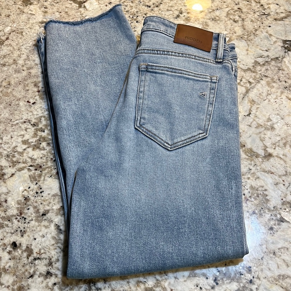 Hidden ankle straight jeans! Size 27!